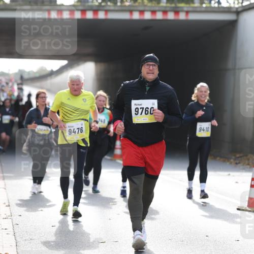 05.10.2025 - 20. swb-Marathon Bremen Michael Strokosch http://msf.ph/oto/9208095 05.10.2025 11:03:24 Laufen 9476, 748, 9760, 9410, 1120 meine-sportfotos.de