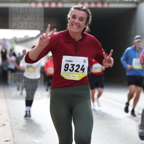 05.10.2025 - 20. swb-Marathon Bremen Michael Strokosch http://msf.ph/oto/9208105 05.10.2025 10:56:30 Laufen 9324, 02231 meine-sportfotos.de