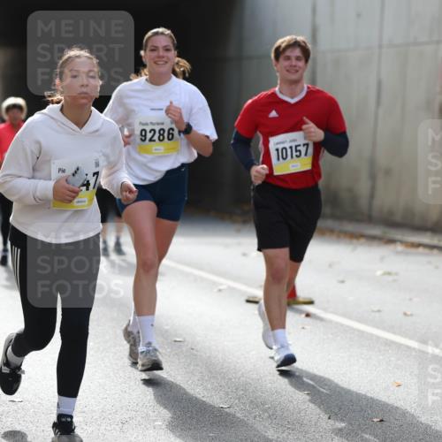 05.10.2025 - 20. swb-Marathon Bremen Michael Strokosch http://msf.ph/oto/9208115 05.10.2025 10:56:32 Laufen 10033, 9286, 10157, 19 meine-sportfotos.de