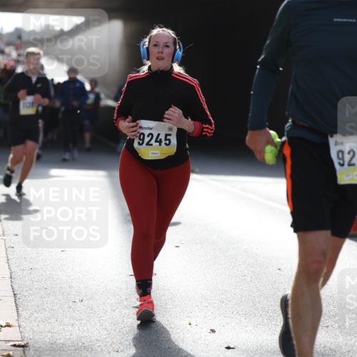 05.10.2025 - 20. swb-Marathon Bremen Michael Strokosch http://msf.ph/oto/9208128 05.10.2025 11:03:30 Laufen 9245, 2114, 9288 meine-sportfotos.de
