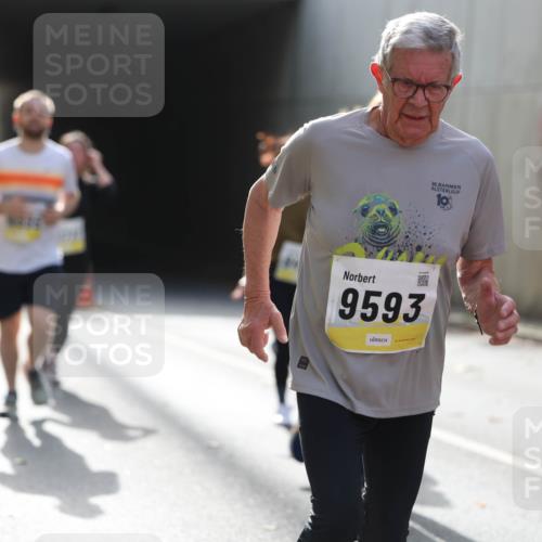 05.10.2025 - 20. swb-Marathon Bremen Michael Strokosch http://msf.ph/oto/9208134 05.10.2025 10:56:38 Laufen 9593 meine-sportfotos.de