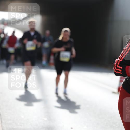 05.10.2025 - 20. swb-Marathon Bremen Michael Strokosch http://msf.ph/oto/9208137 05.10.2025 11:03:32 Laufen 9245 meine-sportfotos.de