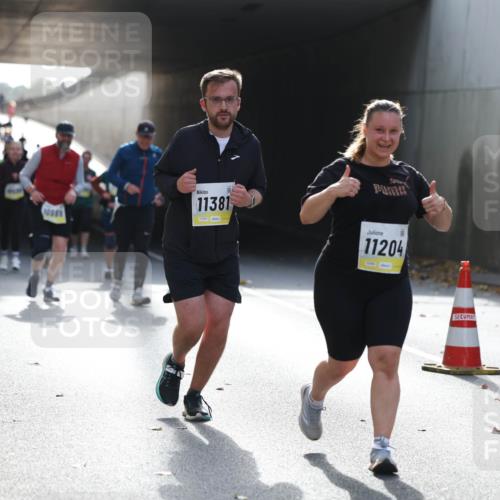05.10.2025 - 20. swb-Marathon Bremen Michael Strokosch http://msf.ph/oto/9208143 05.10.2025 11:03:33 Laufen 5, 0989, 11381, 01863, 11204 meine-sportfotos.de
