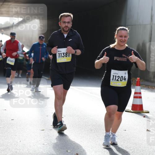 05.10.2025 - 20. swb-Marathon Bremen Michael Strokosch http://msf.ph/oto/9208146 05.10.2025 11:03:33 Laufen 10869, 11381, 01863, 11204 meine-sportfotos.de