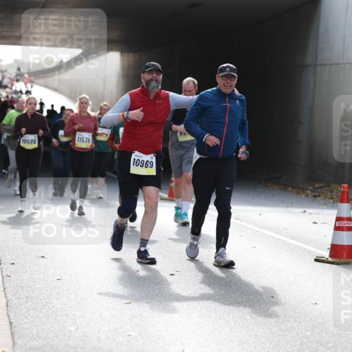 05.10.2025 - 20. swb-Marathon Bremen Michael Strokosch http://msf.ph/oto/9208158 05.10.2025 11:03:36 Laufen 10596, 11536, 10969 meine-sportfotos.de