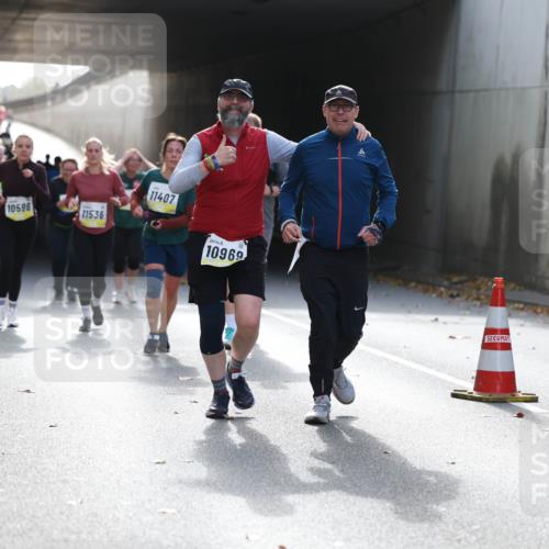 05.10.2025 - 20. swb-Marathon Bremen Michael Strokosch http://msf.ph/oto/9208162 05.10.2025 11:03:36 Laufen 10596, 11536, 11407, 10969 meine-sportfotos.de