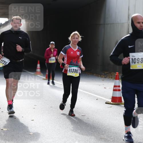 05.10.2025 - 20. swb-Marathon Bremen Michael Strokosch http://msf.ph/oto/9208182 05.10.2025 10:56:48 Laufen 1735, 1099, 10983, 11386, 00 meine-sportfotos.de
