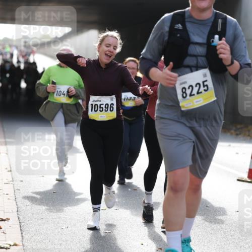 05.10.2025 - 20. swb-Marathon Bremen Michael Strokosch http://msf.ph/oto/9208190 05.10.2025 11:03:41 Laufen 1041, 10596, 11337, 8225 meine-sportfotos.de