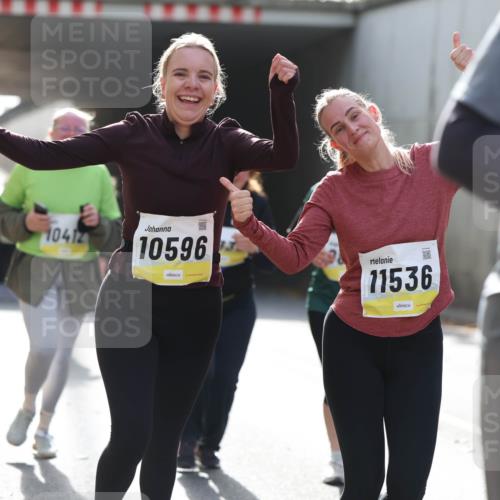 05.10.2025 - 20. swb-Marathon Bremen Michael Strokosch http://msf.ph/oto/9208201 05.10.2025 11:03:42 Laufen 10412, 10596, 11536 meine-sportfotos.de