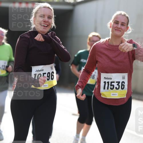 05.10.2025 - 20. swb-Marathon Bremen Michael Strokosch http://msf.ph/oto/9208205 05.10.2025 11:03:43 Laufen 10412, 10596, 11536 meine-sportfotos.de