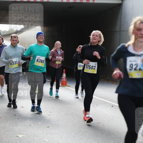 05.10.2025 - 20. swb-Marathon Bremen Michael Strokosch http://msf.ph/oto/9208207 05.10.2025 10:56:55 Laufen 331, 9360, 1016, 11502, 471, 925, 77 meine-sportfotos.de