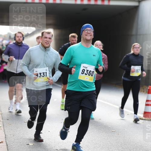05.10.2025 - 20. swb-Marathon Bremen Michael Strokosch http://msf.ph/oto/9208215 05.10.2025 10:56:56 Laufen 9331, 167, 9360 meine-sportfotos.de
