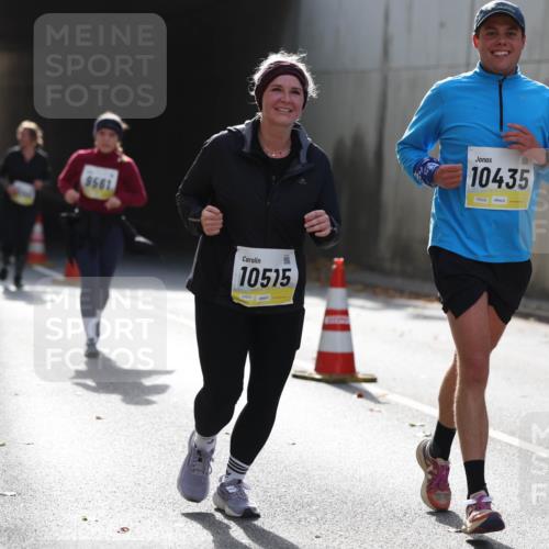 05.10.2025 - 20. swb-Marathon Bremen Michael Strokosch http://msf.ph/oto/9208238 05.10.2025 11:03:50 Laufen 9561, 10515, 02630, 10435, 02629 meine-sportfotos.de