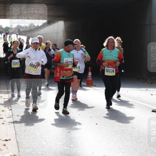 05.10.2025 - 20. swb-Marathon Bremen Michael Strokosch http://msf.ph/oto/9208265 05.10.2025 11:03:58 Laufen 11257, 10861, 20, 0335, 0415, 10236 meine-sportfotos.de