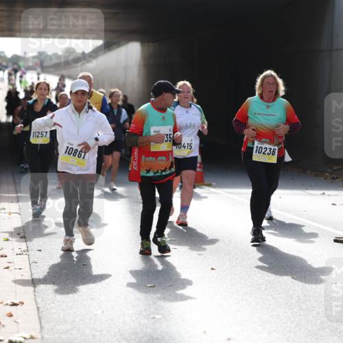 05.10.2025 - 20. swb-Marathon Bremen Michael Strokosch http://msf.ph/oto/9208269 05.10.2025 11:03:59 Laufen 11257, 10861, 20, 35, 0415, 10236 meine-sportfotos.de