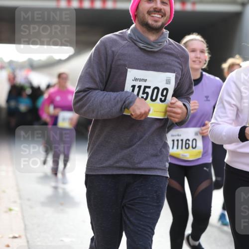 05.10.2025 - 20. swb-Marathon Bremen Michael Strokosch http://msf.ph/oto/9208270 05.10.2025 10:57:12 Laufen 11509, 11508, 11160 meine-sportfotos.de