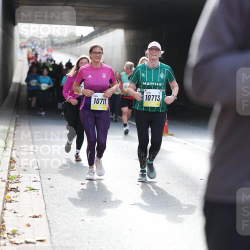 05.10.2025 - 20. swb-Marathon Bremen Michael Strokosch http://msf.ph/oto/9208271 05.10.2025 10:57:13 Laufen 10711, 10713 meine-sportfotos.de