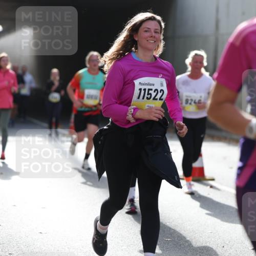 05.10.2025 - 20. swb-Marathon Bremen Michael Strokosch http://msf.ph/oto/9208291 05.10.2025 10:57:16 Laufen 11522, 24, 107 meine-sportfotos.de