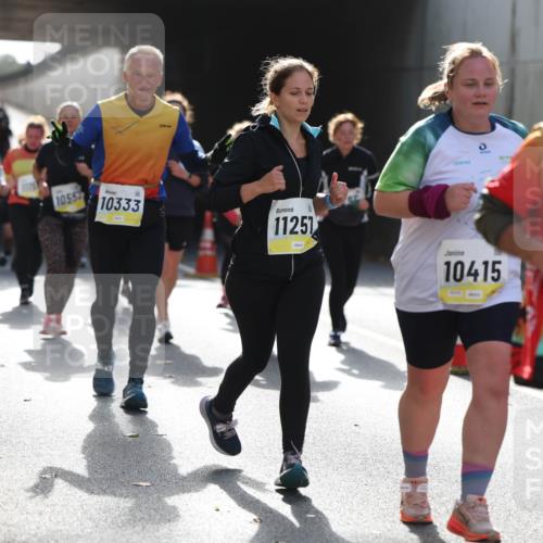 05.10.2025 - 20. swb-Marathon Bremen Michael Strokosch http://msf.ph/oto/9208294 05.10.2025 11:04:02 Laufen 10280, 1055, 10333, 11251, 10415, 10, 10235 meine-sportfotos.de