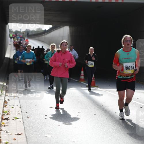 05.10.2025 - 20. swb-Marathon Bremen Michael Strokosch http://msf.ph/oto/9208298 05.10.2025 10:57:17 Laufen 1118, 9486, 21, 10656 meine-sportfotos.de