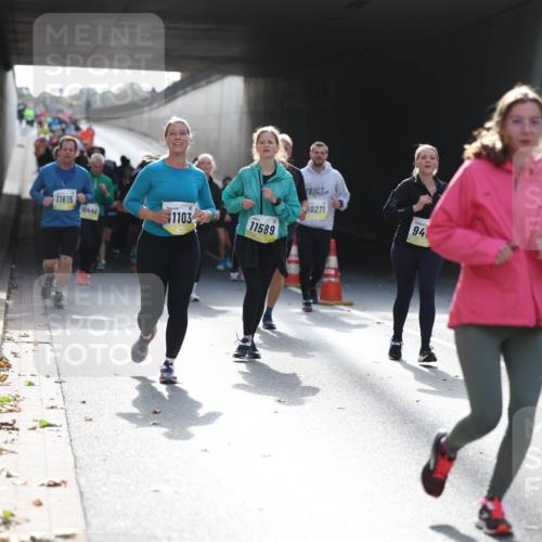 05.10.2025 - 20. swb-Marathon Bremen Michael Strokosch http://msf.ph/oto/9208307 05.10.2025 10:57:20 Laufen 11615, 10448, 1103, 11589, 10271, 94 meine-sportfotos.de