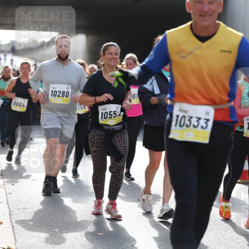05.10.2025 - 20. swb-Marathon Bremen Michael Strokosch http://msf.ph/oto/9208311 05.10.2025 11:04:05 Laufen 9664, 10280, 1055, 161, 10333, 20, 11578, 02614 meine-sportfotos.de