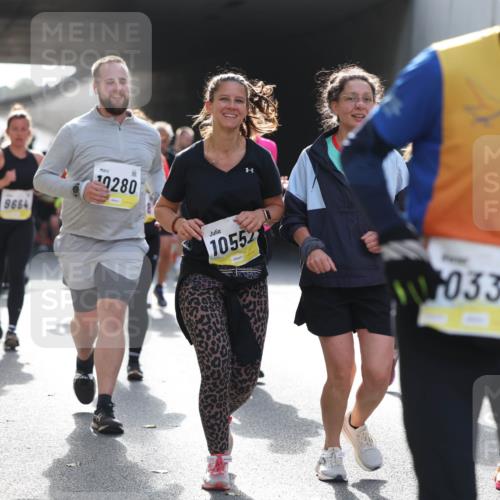 05.10.2025 - 20. swb-Marathon Bremen Michael Strokosch http://msf.ph/oto/9208316 05.10.2025 11:04:05 Laufen 9664, 10280, 10552, 0333, 78 meine-sportfotos.de
