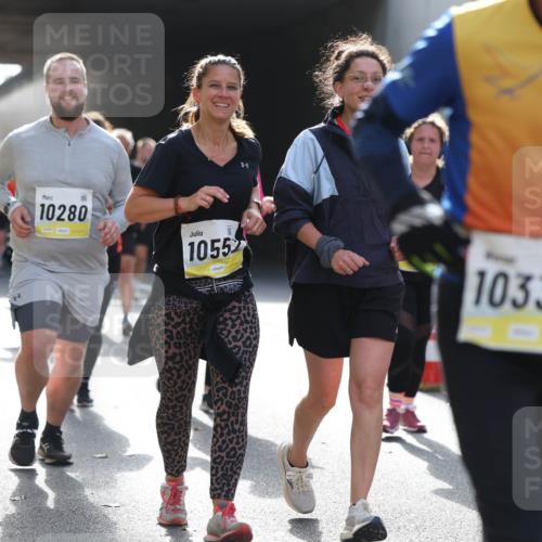 05.10.2025 - 20. swb-Marathon Bremen Michael Strokosch http://msf.ph/oto/9208318 05.10.2025 11:04:05 Laufen 9664, 10280, 10552, 10333 meine-sportfotos.de