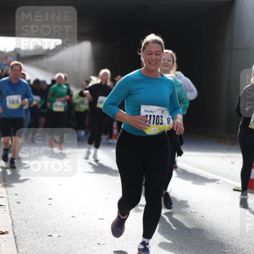 05.10.2025 - 20. swb-Marathon Bremen Michael Strokosch http://msf.ph/oto/9208321 05.10.2025 10:57:22 Laufen 17616, 1039, 9486 meine-sportfotos.de