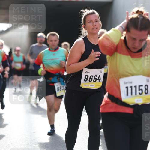 05.10.2025 - 20. swb-Marathon Bremen Michael Strokosch http://msf.ph/oto/9208334 05.10.2025 11:04:09 Laufen 1, 36, 983, 9664, 02457, 11158 meine-sportfotos.de
