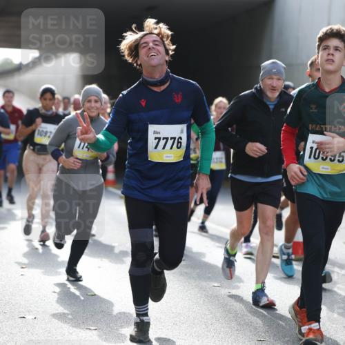 05.10.2025 - 20. swb-Marathon Bremen Michael Strokosch http://msf.ph/oto/9208358 05.10.2025 10:57:29 Laufen 1092, 114, 7776, 10935 meine-sportfotos.de