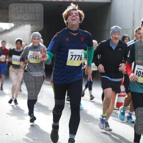 05.10.2025 - 20. swb-Marathon Bremen Michael Strokosch http://msf.ph/oto/9208360 05.10.2025 10:57:29 Laufen 10924, 11461, 7776, 1099, 966 meine-sportfotos.de