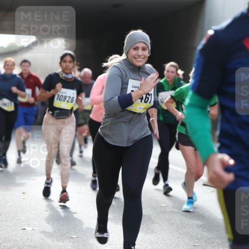 05.10.2025 - 20. swb-Marathon Bremen Michael Strokosch http://msf.ph/oto/9208366 05.10.2025 10:57:30 Laufen 10926, 46, 7776 meine-sportfotos.de