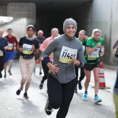 05.10.2025 - 20. swb-Marathon Bremen Michael Strokosch http://msf.ph/oto/9208368 05.10.2025 10:57:30 Laufen 10926, 114, 01874, 17306 meine-sportfotos.de