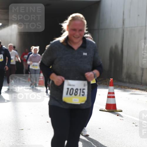 05.10.2025 - 20. swb-Marathon Bremen Michael Strokosch http://msf.ph/oto/9208380 05.10.2025 11:04:19 Laufen 3423, 9648, 10815, 00 meine-sportfotos.de
