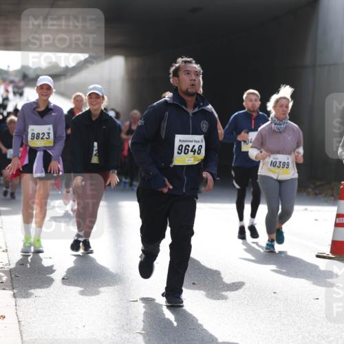 05.10.2025 - 20. swb-Marathon Bremen Michael Strokosch http://msf.ph/oto/9208393 05.10.2025 11:04:22 Laufen 9823, 9648, 10399, 9479 meine-sportfotos.de