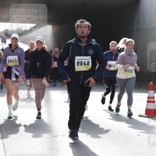 05.10.2025 - 20. swb-Marathon Bremen Michael Strokosch http://msf.ph/oto/9208395 05.10.2025 11:04:23 Laufen 9823, 9648, 10399, 9479 meine-sportfotos.de