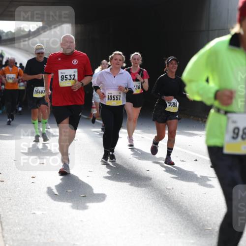 05.10.2025 - 20. swb-Marathon Bremen Michael Strokosch http://msf.ph/oto/9208400 05.10.2025 10:57:44 Laufen 30771, 10489, 10483, 9532, 10551, 38, 9398, 9812, 9448 meine-sportfotos.de