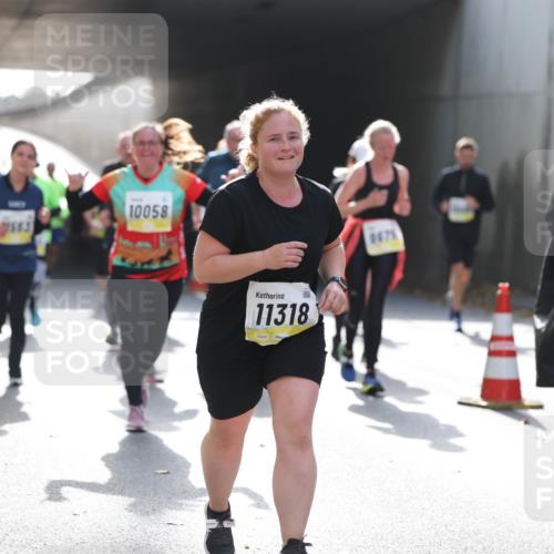 05.10.2025 - 20. swb-Marathon Bremen Michael Strokosch http://msf.ph/oto/9208430 05.10.2025 11:04:29 Laufen 10058, 11318, 0475, 102 meine-sportfotos.de