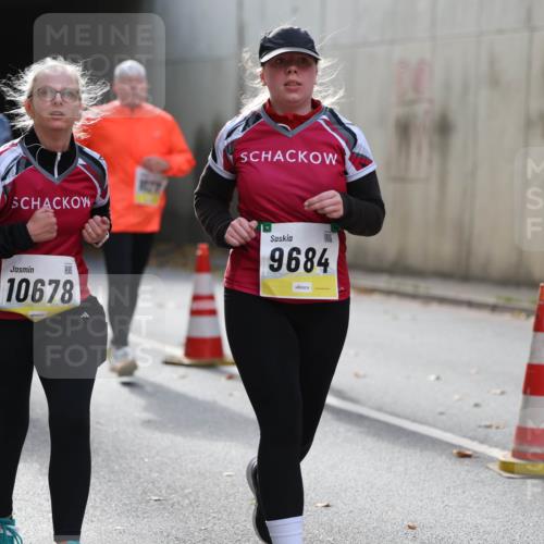 05.10.2025 - 20. swb-Marathon Bremen Michael Strokosch http://msf.ph/oto/9208460 05.10.2025 10:57:55 Laufen 1177, 10678, 9684 meine-sportfotos.de