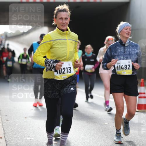 05.10.2025 - 20. swb-Marathon Bremen Michael Strokosch http://msf.ph/oto/9208465 05.10.2025 10:57:56 Laufen 213, 11492 meine-sportfotos.de