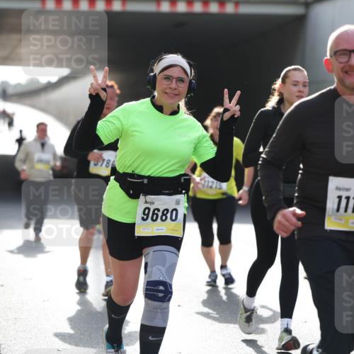 05.10.2025 - 20. swb-Marathon Bremen Michael Strokosch http://msf.ph/oto/9208467 05.10.2025 11:04:34 Laufen 78, 9680, 02113, 11157, 186 meine-sportfotos.de