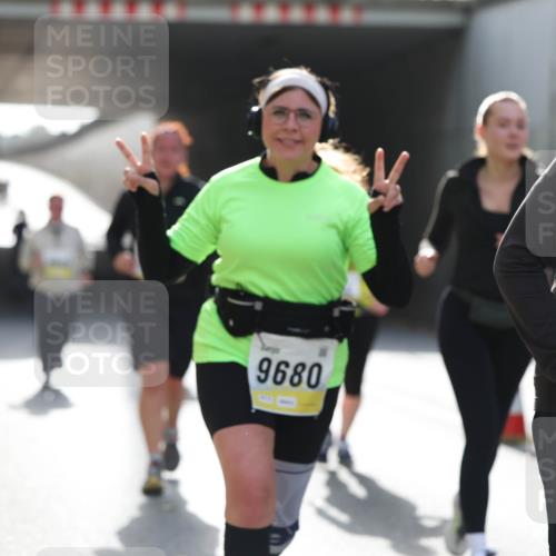 05.10.2025 - 20. swb-Marathon Bremen Michael Strokosch http://msf.ph/oto/9208470 05.10.2025 11:04:35 Laufen 9680, 11157 meine-sportfotos.de
