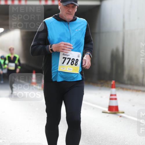 05.10.2025 - 20. swb-Marathon Bremen Michael Strokosch http://msf.ph/oto/9208477 05.10.2025 10:57:59 Laufen 7788, 01891, 10 meine-sportfotos.de