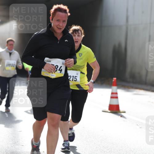 05.10.2025 - 20. swb-Marathon Bremen Michael Strokosch http://msf.ph/oto/9208484 05.10.2025 11:04:37 Laufen 37030, 84, 02164, 215 meine-sportfotos.de