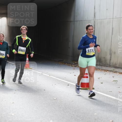 05.10.2025 - 20. swb-Marathon Bremen Michael Strokosch http://msf.ph/oto/9208485 05.10.2025 10:58:02 Laufen 11200, 0604, 10603, 9379, 00 meine-sportfotos.de