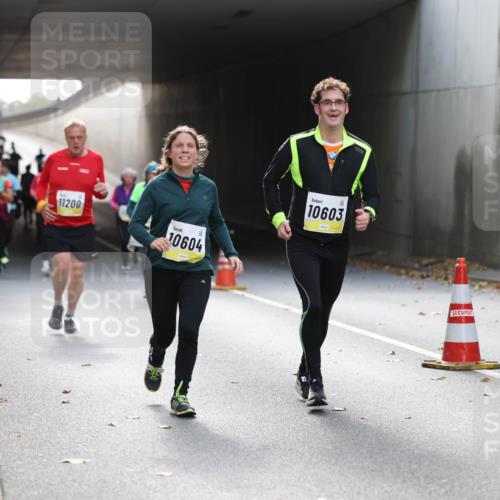 05.10.2025 - 20. swb-Marathon Bremen Michael Strokosch http://msf.ph/oto/9208489 05.10.2025 10:58:03 Laufen 11200, 10604, 10603 meine-sportfotos.de