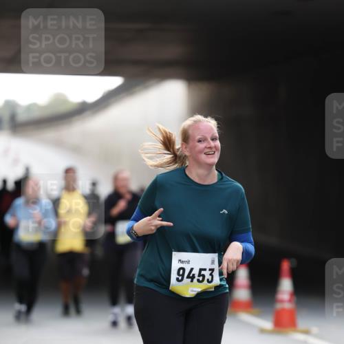05.10.2025 - 20. swb-Marathon Bremen Michael Strokosch http://msf.ph/oto/9208527 05.10.2025 11:04:57 Laufen 9453 meine-sportfotos.de