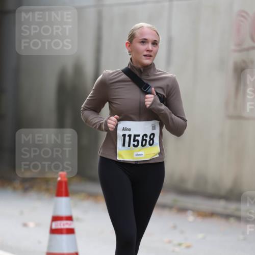 05.10.2025 - 20. swb-Marathon Bremen Michael Strokosch http://msf.ph/oto/9208542 05.10.2025 11:05:08 Laufen 11568 meine-sportfotos.de