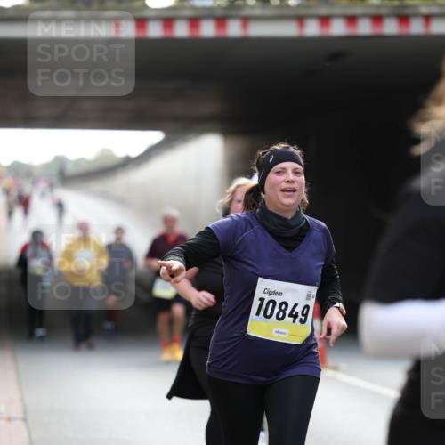 05.10.2025 - 20. swb-Marathon Bremen Michael Strokosch http://msf.ph/oto/9208556 05.10.2025 11:05:14 Laufen 10849 meine-sportfotos.de